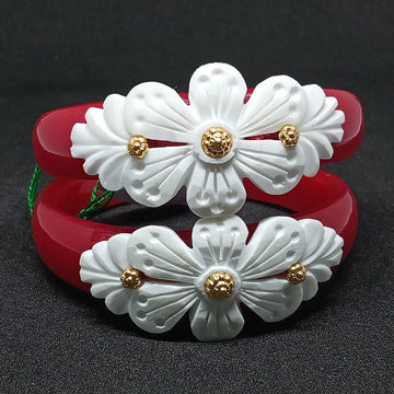 Mukut Sakha Pola Bangle with Conch Shell Design