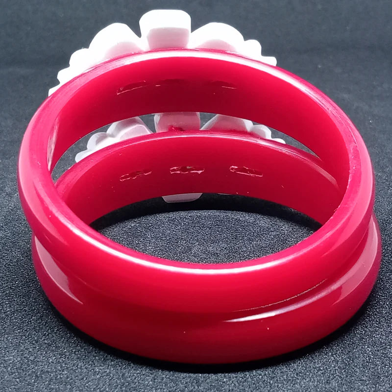 Mukut Sakha Pola Bangle with Conch Shell Design