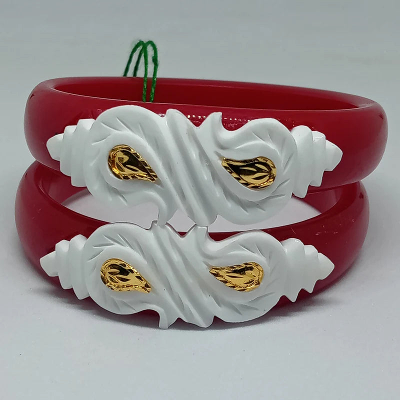 Sakha Pola Bangle with Conch Shell Design