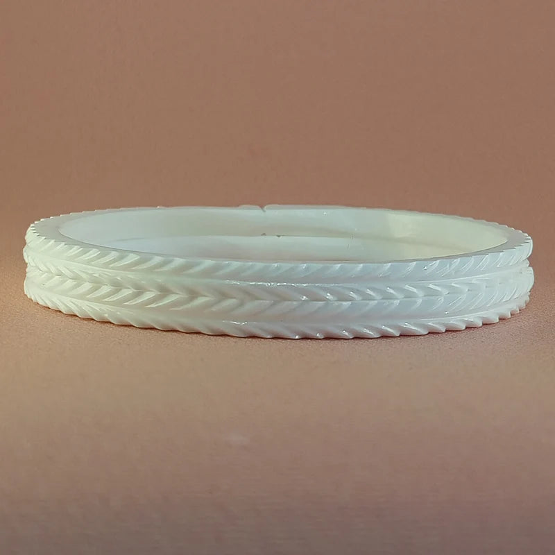 Handcrafted Thin Sakha Pola for Effortless Daily Elegance